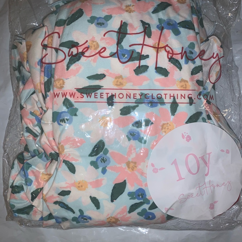 SweetHoney sweet ruffled robe 10y NWT